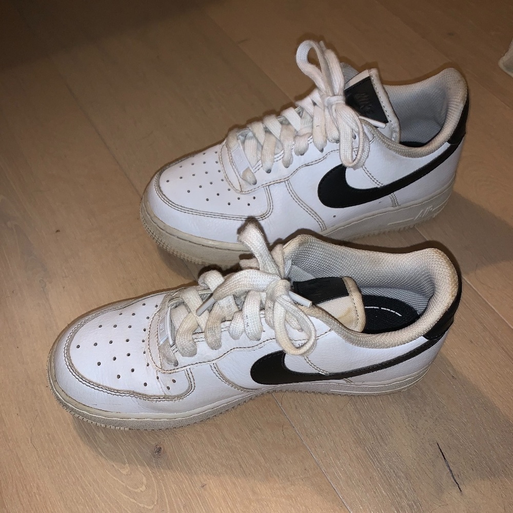 Womens Nike Airforce Size 7.5